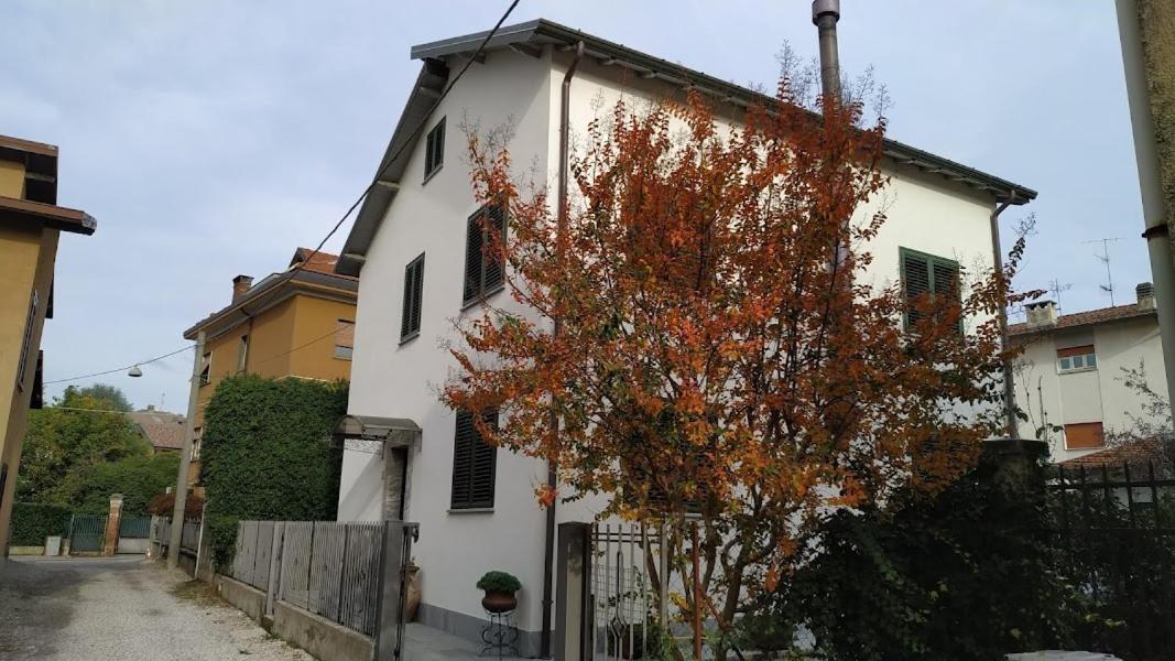 Mansarda Pascoli Bed and Breakfast Malnate Esterno foto